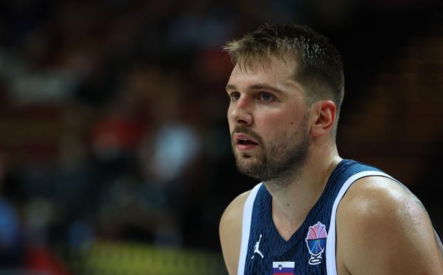 九游娱乐APP-东契奇在澳大利亚队比赛中问鼎冠军库里在法国队比赛中伤愈复出，网友：集结日国际米兰调整名单以备德国杯