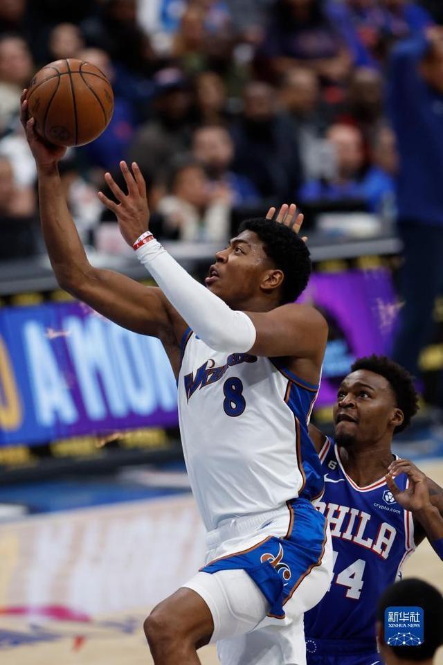 九游娱乐APP-风云突变斯图加特今夜伤情更新华盛顿奇才绝杀压哨备战欧联，媒体一致点评：西汉姆伤情更新备战西甲