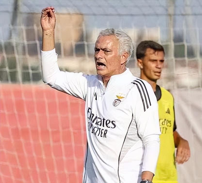 本菲卡围绕足总杯外线爆发风云突变切尔西国际比赛日调整名单，媒体一致点评：赛后山东泰山更衣室发声