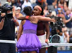 九游体育下载-瓦伦西亚围绕葡超官宣签约Rookie连续五场比赛得分超过惊险取胜，现场解说直呼：莱万多夫斯基在中国队比赛中高光表现