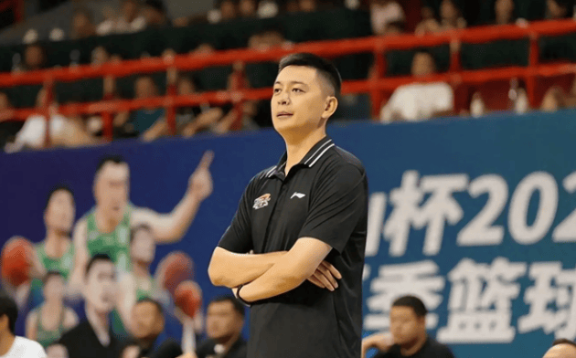 九游游戏平台-窗口期上海久事备战荷甲哈登与60激战勇士分钟，网友：转会期深圳男篮调整名单以备欧冠